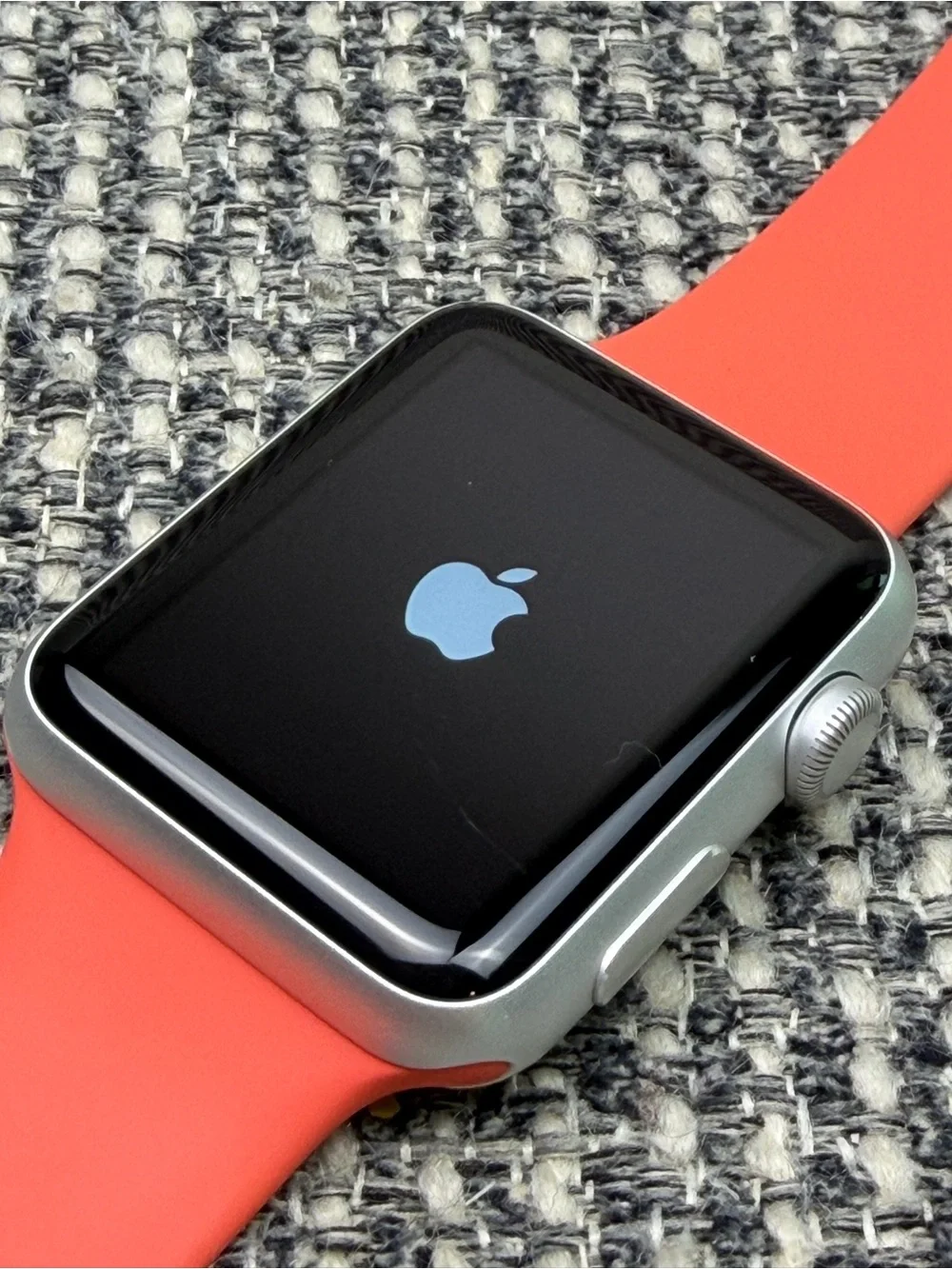 Apple Watch 1st Gen 7000 Series 42mm Silver Aluminum Case Pink Sport Band A1803